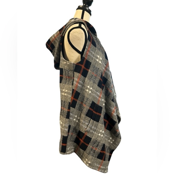 Hem & Thread Checkered Hooded Vest - Picture 3 of 7